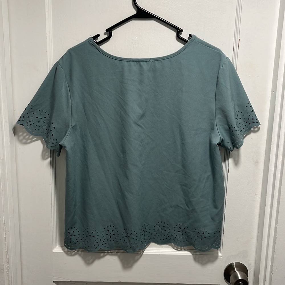 SHEIN Top - Picture 5 of 10
